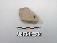 藏品(灰色夾砂陶口緣殘件)的圖片